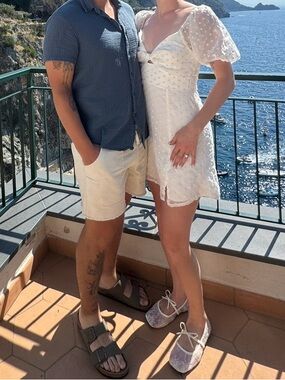 Women’s short white dress